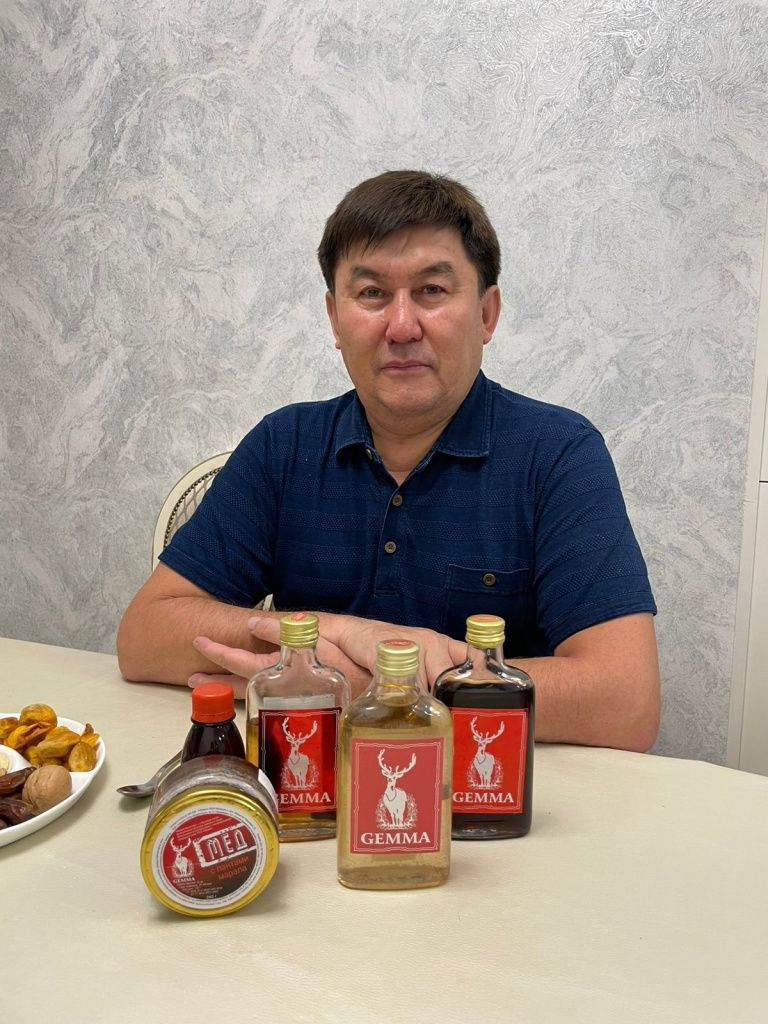 фото Уалихана Ергалиева панты.jpeg